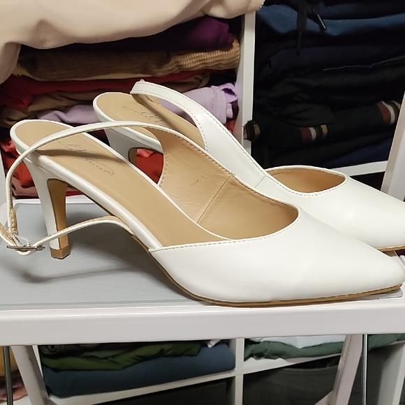 Midnight Velvet White Slingback Heels - Picture 1 of 6